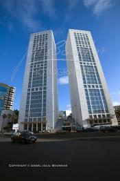 Image du Maroc Professionnelle de  Le Casablanca Twin Center est situé sur le Boulevard Zerktouni, ce quartier fait partie du centre moderne de la ville, Mercredi 19 avril 2006. (Photo / Abdeljalil Bounhar)